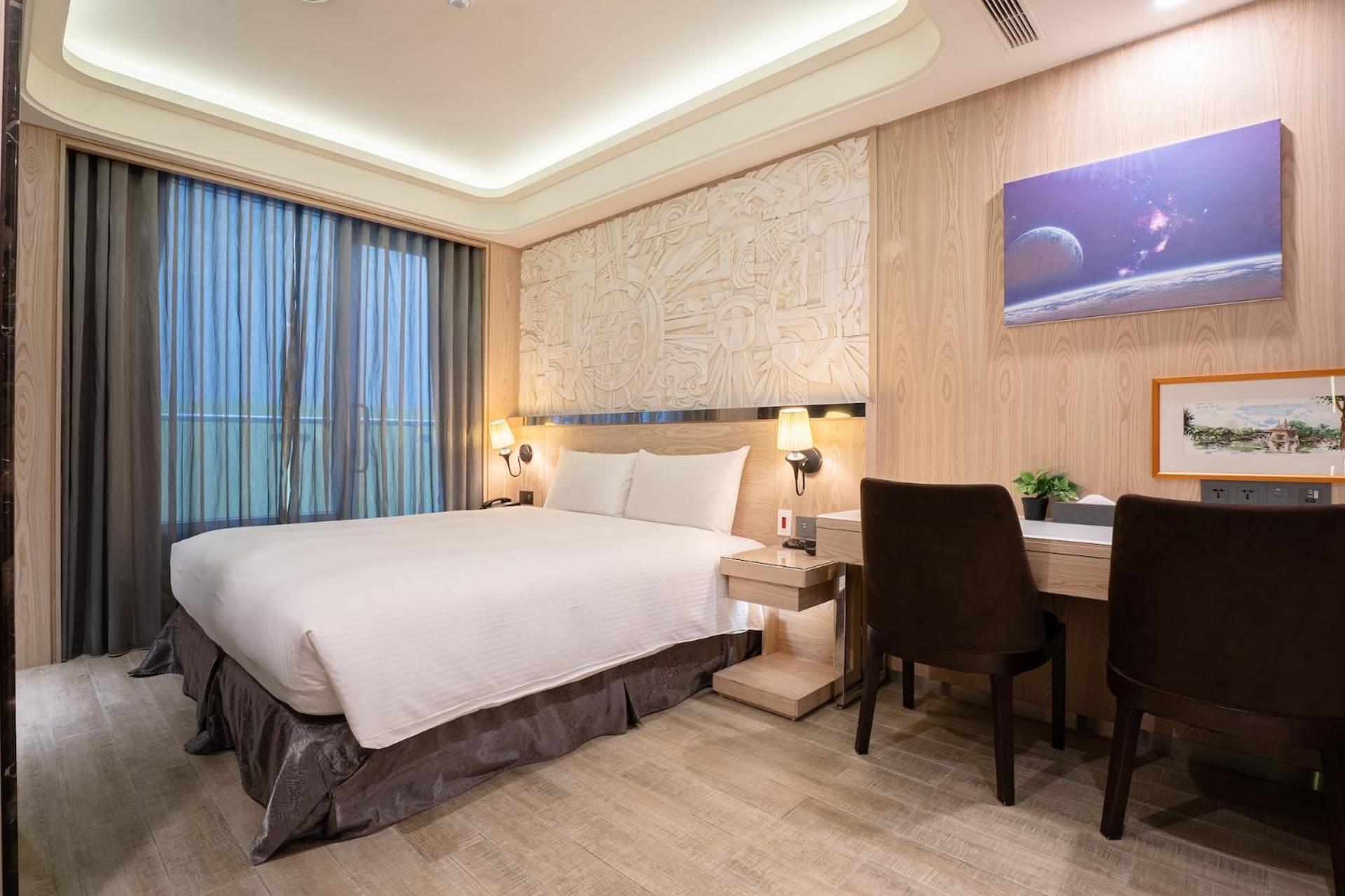 Guide Hotel Taichung Ziyou Bagian luar foto