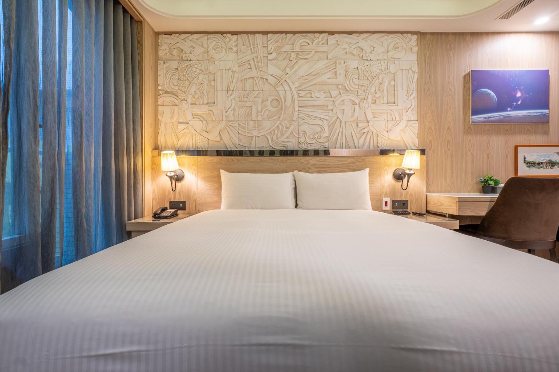 Guide Hotel Taichung Ziyou Bagian luar foto